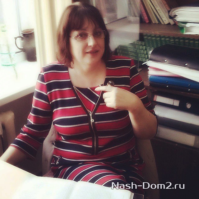 Юлия Салибекова: Всех поздравляю с Днем учителя!
