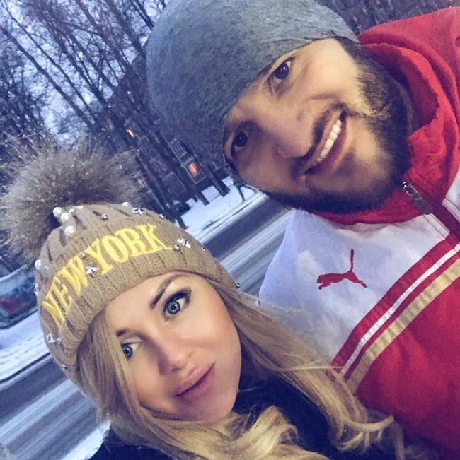 Юлия Щаулина демонстрирует округлившийся живот Юлия Щаулина демонстрирует округлившийся живот