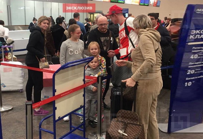 Тарасов улетел на Мальдивы с родными Тарасов улетел на Мальдивы с родными