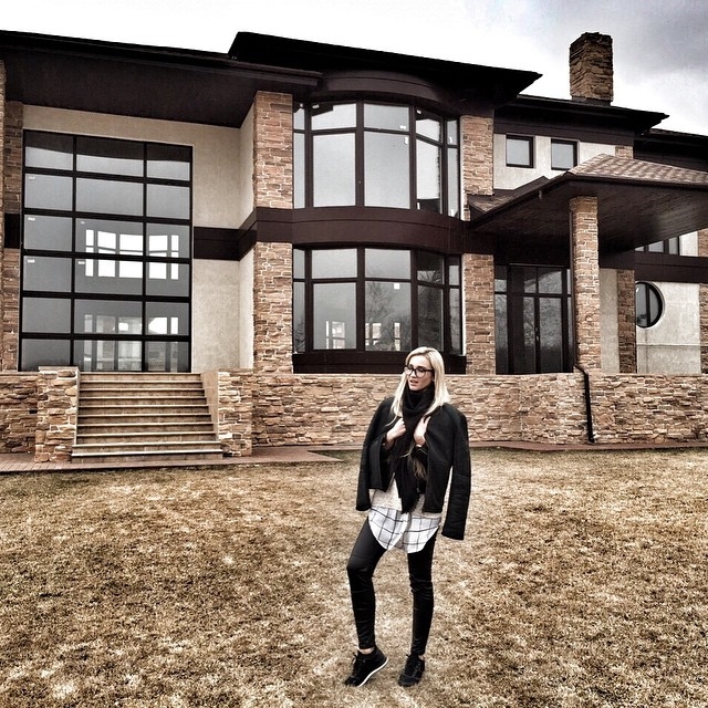 Тарасов и Бузова скрывали истинную стоимость своего дома Тарасов и Бузова скрывали истинную стоимость своего дома