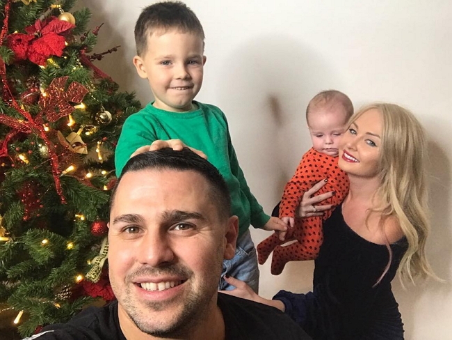 «СтарХит»: Дарья и Сергей Пынзарь крестили младшего сына «СтарХит»: Дарья и Сергей Пынзарь крестили младшего сына