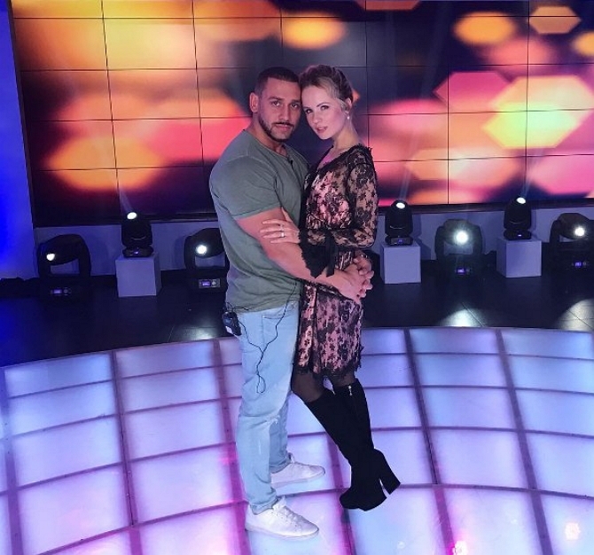 Фото со съёмок ток-шоу (20.12.2016) Фото со съёмок ток-шоу (20.12.2016)