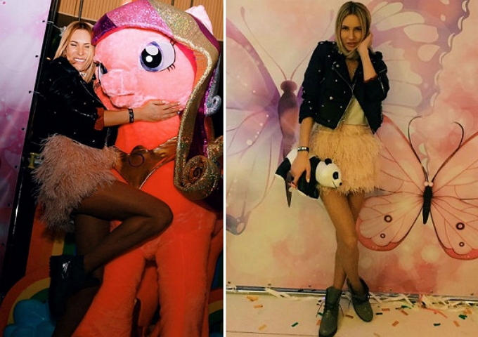 Тайный поклонник Карякиной оплатил праздник её дочери Тайный поклонник Карякиной оплатил праздник её дочери