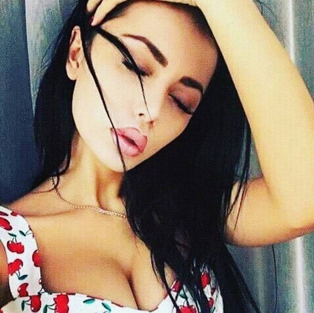 Лилия Четрару: Жирухи, не вам меня судить! Лилия Четрару: Жирухи, не вам меня судить!