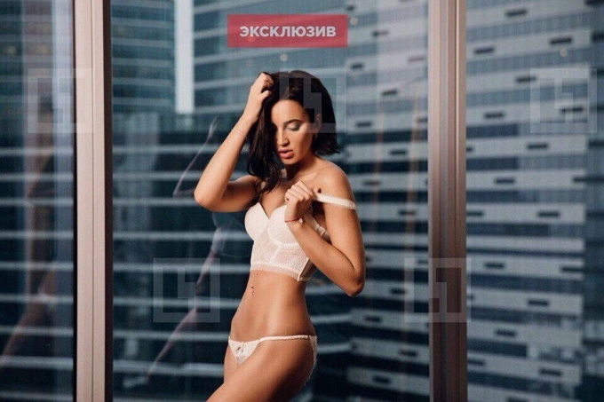 Бузова снялась обнаженной для обложки своего нового сингла Бузова снялась обнаженной для обложки своего нового сингла