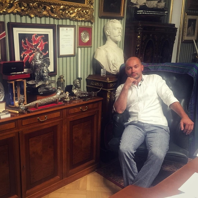 Андрей Черкасов пропагандирует изучение истории России Андрей Черкасов пропагандирует изучение истории России