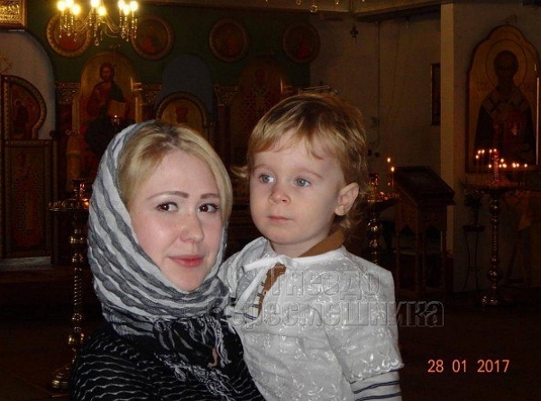 Ольга Ветер покрестила сына Ольга Ветер покрестила сына