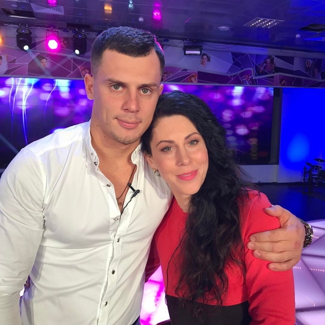 К Ивану Барзикову на проект приехала мама К Ивану Барзикову на проект приехала мама