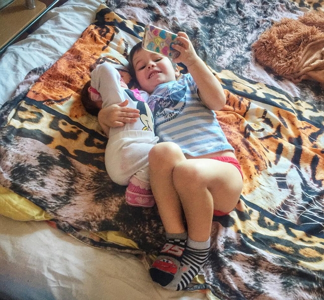 Фанаты Меньщиковых умиляются первому фото их дочери Фанаты Меньщиковых умиляются первому фото их дочери