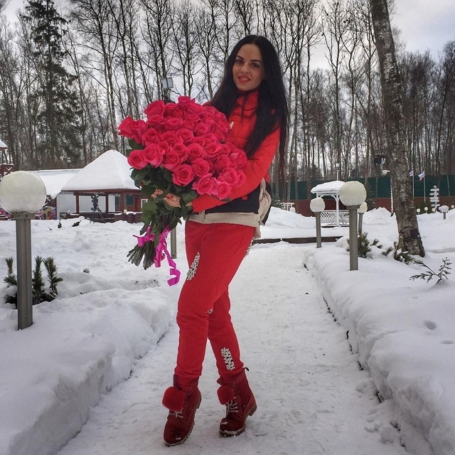 Сергей Кучеров стал ухаживать за Юлией Ефременковой Сергей Кучеров стал ухаживать за Юлией Ефременковой