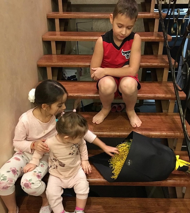 Фото детей участников Дома-2 (8.02.2017) Фото детей участников Дома-2 (8.02.2017)