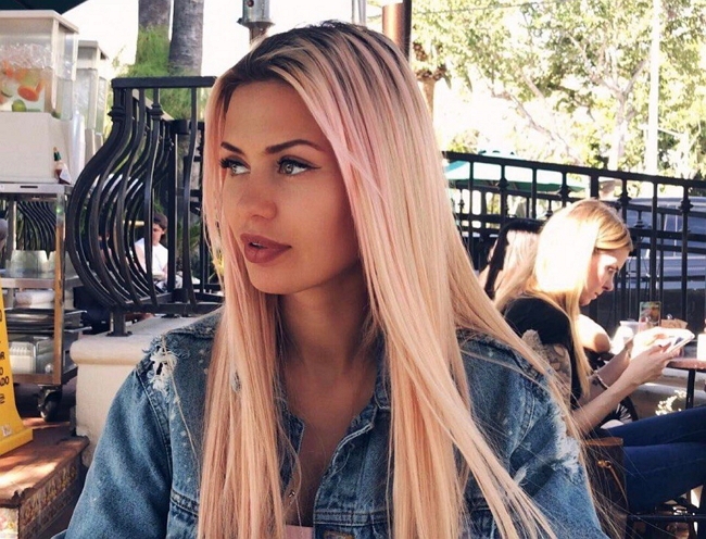 Виктория Боня стала розовой блондинкой Виктория Боня стала розовой блондинкой