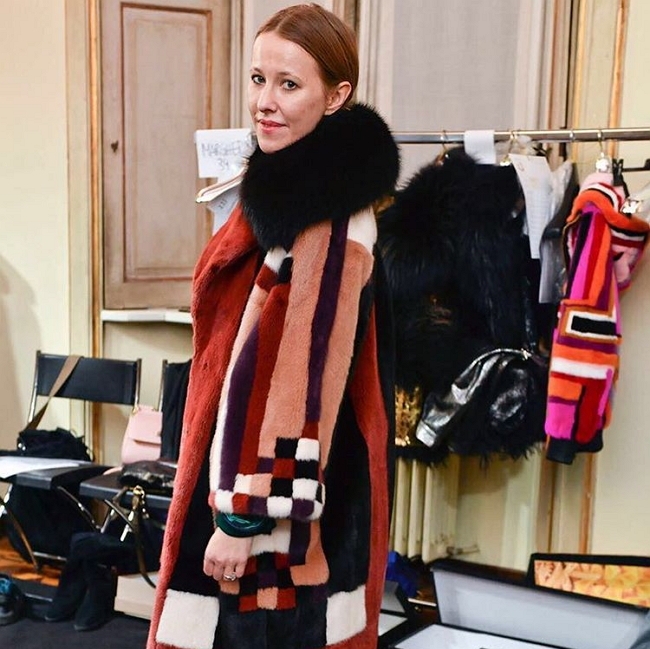 Фанаты высмеяли наряд Ксении Собчак Фанаты высмеяли наряд Ксении Собчак