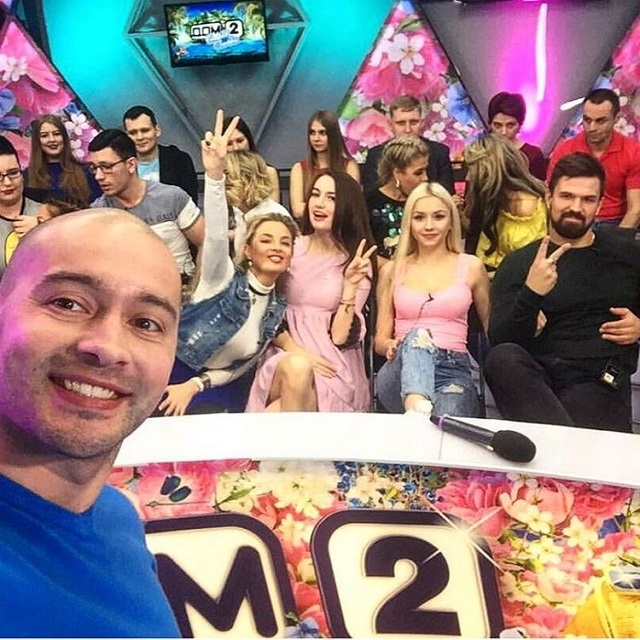 Фото со съёмок ток-шоу (4.04.2017) Фото со съёмок ток-шоу (4.04.2017)