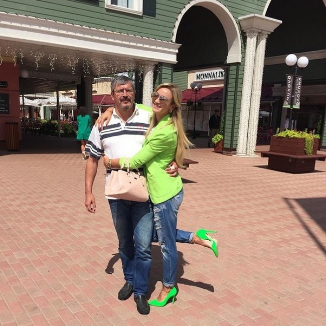 Бузова показала свою бесчеловечность после трагедии в Питере Бузова показала свою бесчеловечность после трагедии в Питере