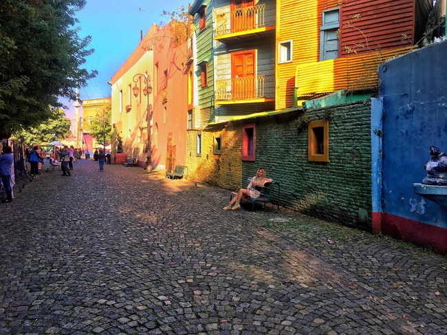 Катя Колисниченко ищет себе мужа на кладбищах Аргентины Катя Колисниченко ищет себе мужа на кладбищах Аргентины