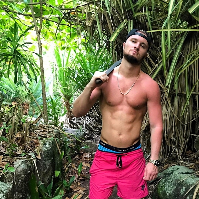 Дмитрий Гусаков не смог прижиться на Острове Любви Дмитрий Гусаков не смог прижиться на Острове Любви