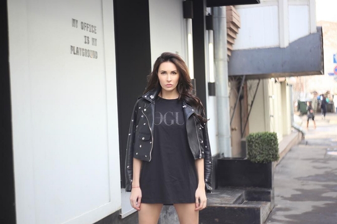 Элина Карякина занялась поисками загородного дома Элина Карякина занялась поисками загородного дома