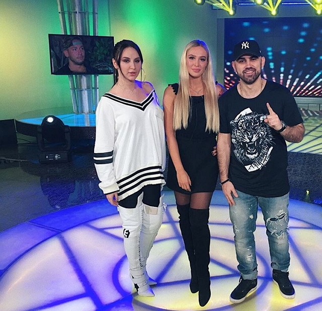 Фото со съёмок ток-шоу (18.04.2017) Фото со съёмок ток-шоу (18.04.2017)