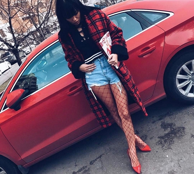 Нелли Ермолаева: Я по крупицам собирала свой образ Нелли Ермолаева: Я по крупицам собирала свой образ