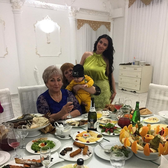 Виктория Берникова покрестила сына Виктория Берникова покрестила сына