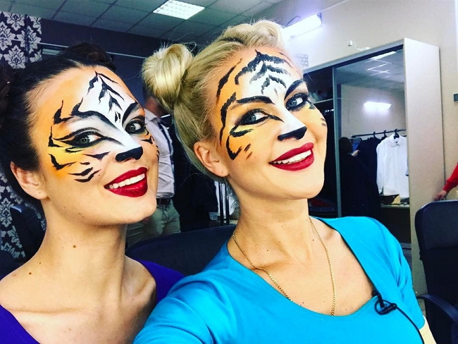 Фото со съёмок ток-шоу (17.05.2017) Фото со съёмок ток-шоу (17.05.2017)