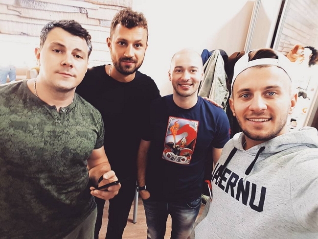 Фото со съёмок ток-шоу (17.05.2017) Фото со съёмок ток-шоу (17.05.2017)