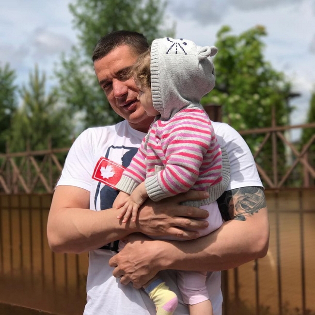 Ксения Бородина наконец-то показала свою младшую дочь Ксения Бородина наконец-то показала свою младшую дочь