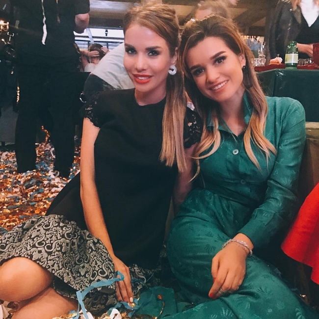 Александра Гозиас оскорбила Ольгу Бузову Александра Гозиас оскорбила Ольгу Бузову