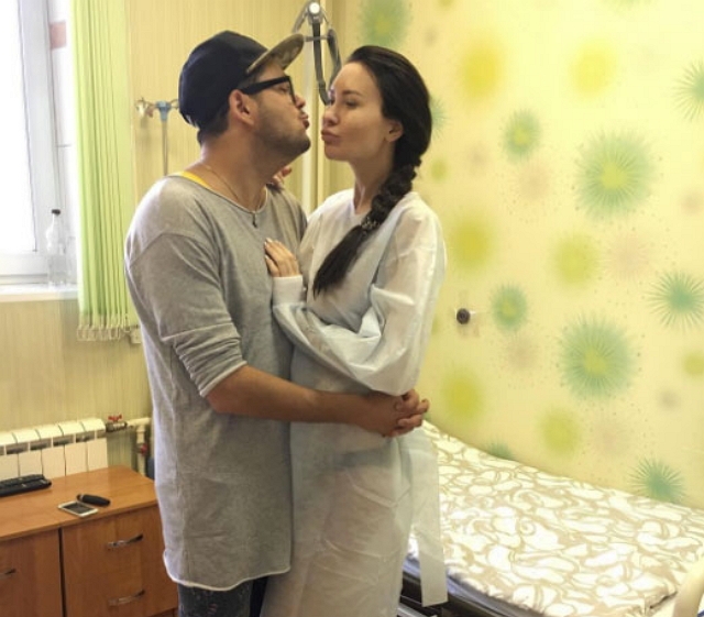 Элина Карякина решилась на пластику носа Элина Карякина решилась на пластику носа