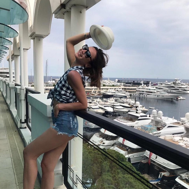 Подписчики волнуются за собаку Ольги Бузовой Подписчики волнуются за собаку Ольги Бузовой