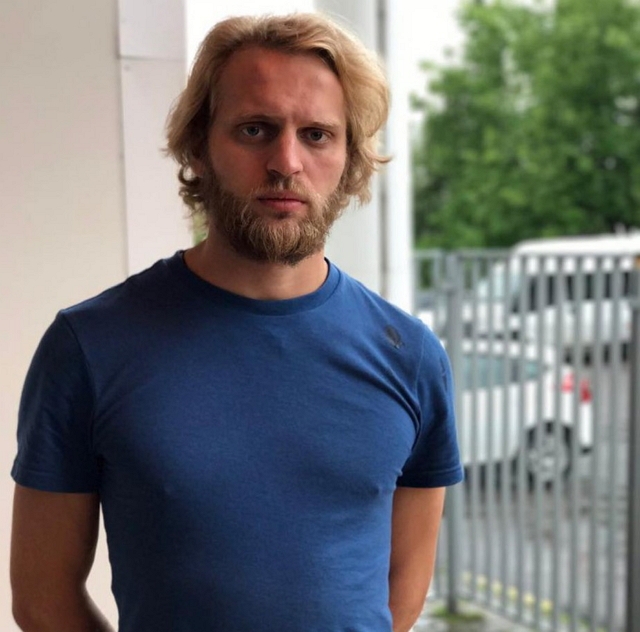 Вальтер Соломенцев склоняет экс-супругу к оргии Вальтер Соломенцев склоняет экс-супругу к оргии