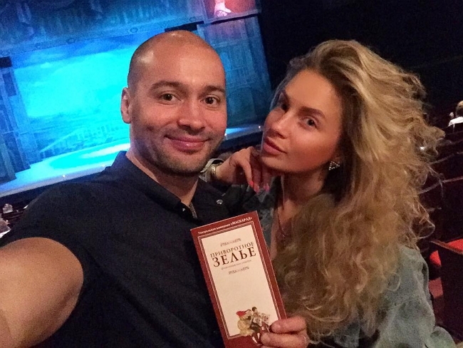 Андрей Черкасов: Я уже не свободен, но пока и не женат Андрей Черкасов: Я уже не свободен, но пока и не женат