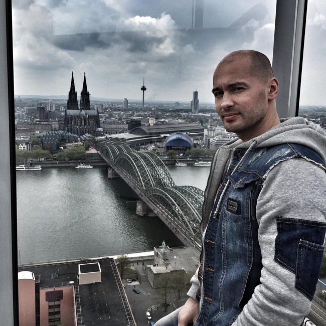 Андрей Черкасов: Я уже не свободен, но пока и не женат Андрей Черкасов: Я уже не свободен, но пока и не женат