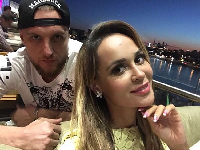 Тимур Гарафутдинов встречается с Анной Калашниковой Тимур Гарафутдинов встречается с Анной Калашниковой