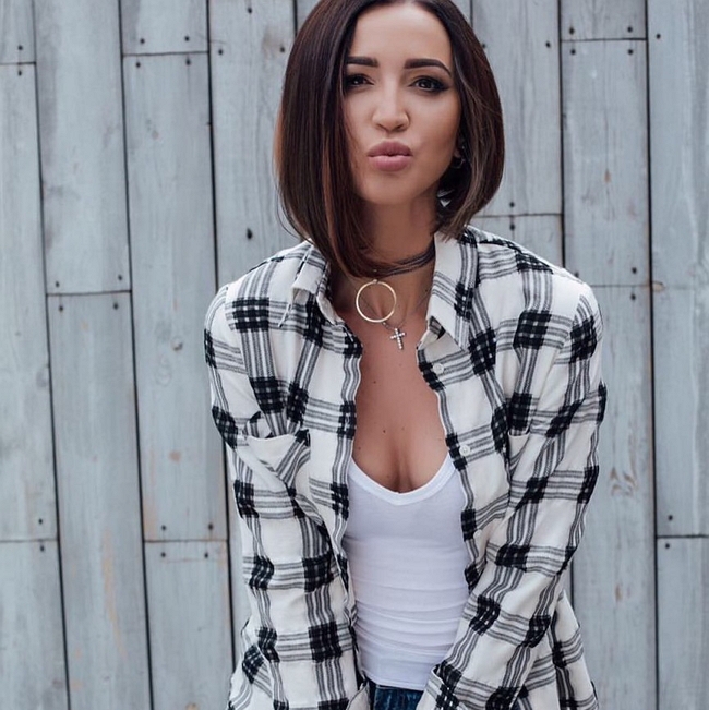 Ольга Бузова бесится из-за упреков в глупости Ольга Бузова бесится из-за упреков в глупости