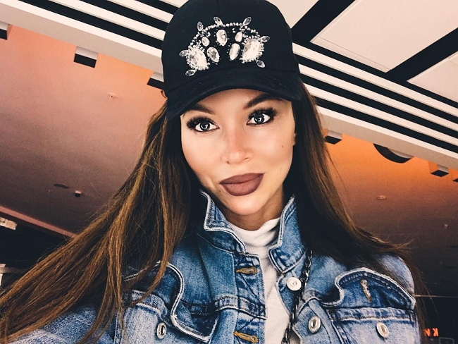 Анастасия Лисова: Говорят, я стала как все? Анастасия Лисова: Говорят, я стала как все?