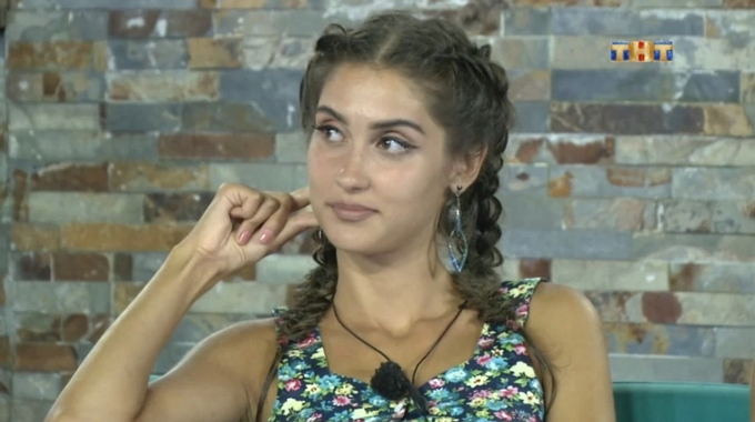 Остров Любви покинули три участника Остров Любви покинули три участника