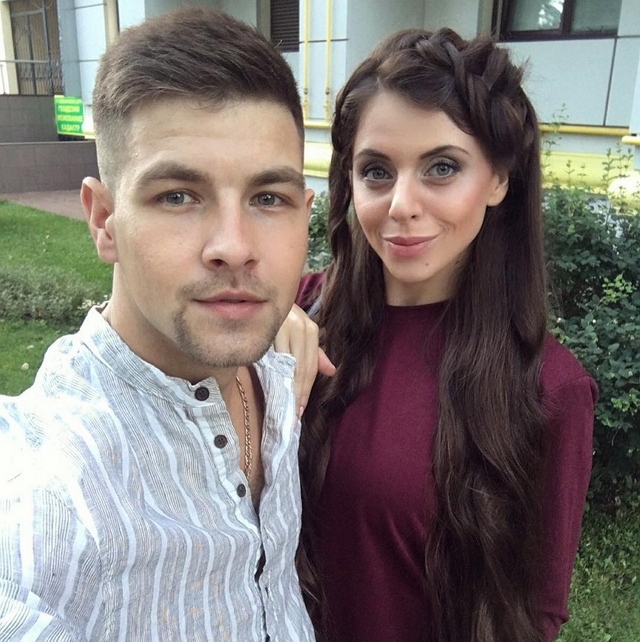 Ольга Рапунцель: У Кузнецова есть женщина за воротами! Ольга Рапунцель: У Кузнецова есть женщина за воротами!