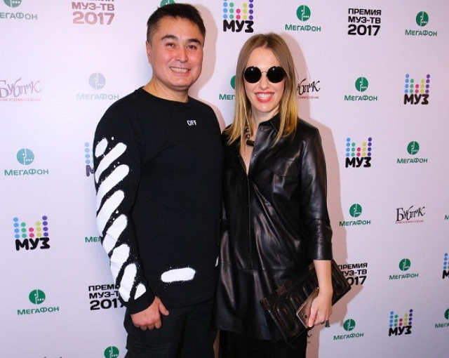 Как Ксения Собчак пробралась на «Фабрику звезд» Как Ксения Собчак пробралась на «Фабрику звезд»