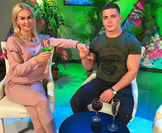 Фото со съёмок ток-шоу (3.10.2017) Фото со съёмок ток-шоу (3.10.2017)