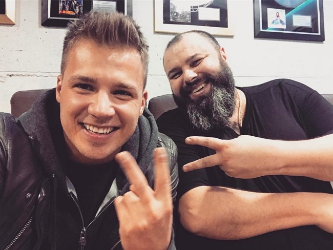 Макс Фадеев публично оскорбил экс-звезд Дома-2 Макс Фадеев публично оскорбил экс-звезд Дома-2