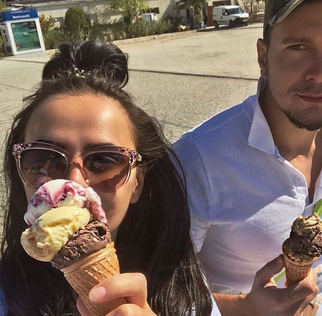 Гусев и Романец улетели на отдых в Турцию Гусев и Романец улетели на отдых в Турцию