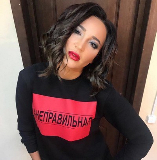 Учителя вспоминают свою бывшую ученицу Ольгу Бузову Учителя вспоминают свою бывшую ученицу Ольгу Бузову