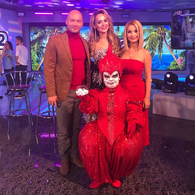 Фото со съёмок ток-шоу (25.10.2017) Фото со съёмок ток-шоу (25.10.2017)