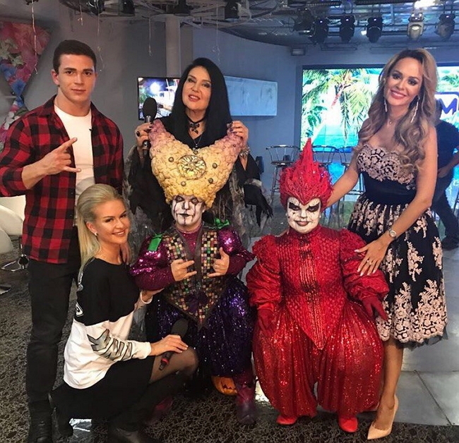 Фото со съёмок ток-шоу (25.10.2017) Фото со съёмок ток-шоу (25.10.2017)