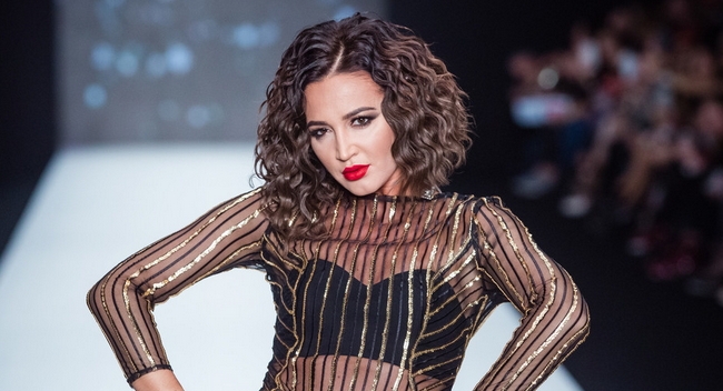 Сексолог рассказал, почему Ольга Бузова носит откровенные наряды