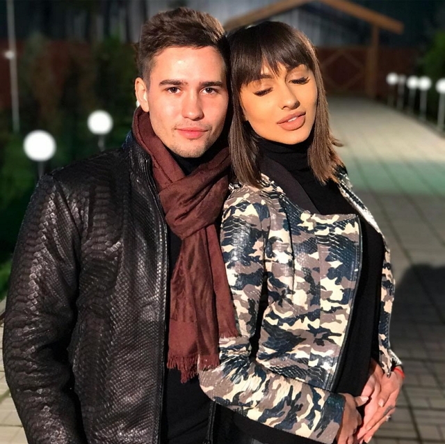 Валерия Фрост: Захар ведет себя, как садист! Валерия Фрост: Захар ведет себя, как садист!