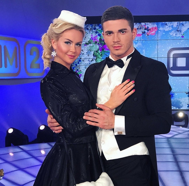 Фото со съёмок ток-шоу (10.12.2017) Фото со съёмок ток-шоу (10.12.2017)