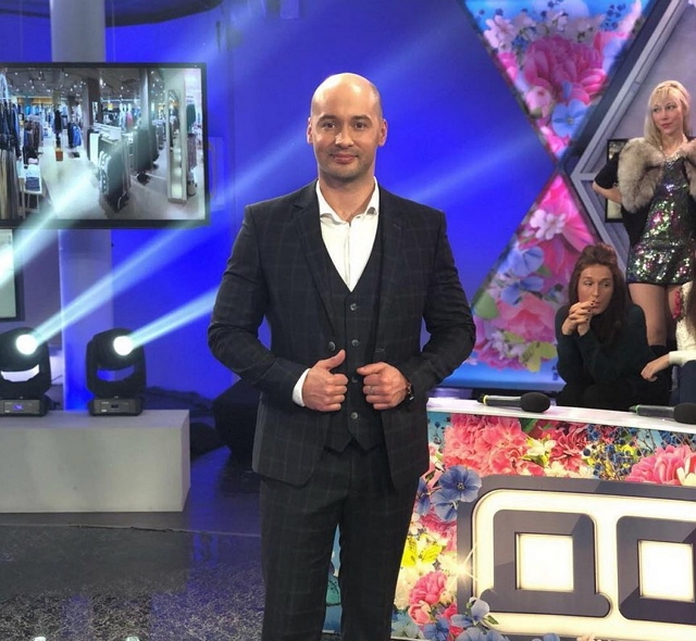 Фото со съёмок ток-шоу (10.12.2017) Фото со съёмок ток-шоу (10.12.2017)